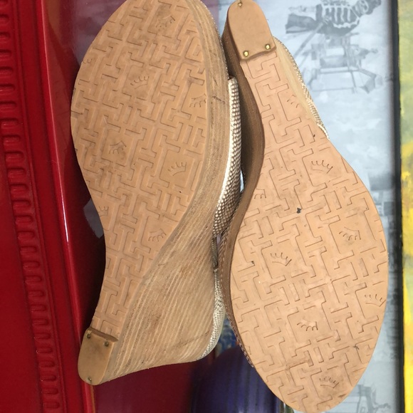 Gold Elaine Turner Wedges - Picture 4 of 7